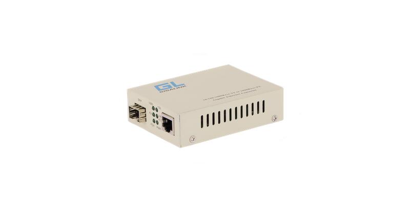 Конвертер UTP-SFP 10/100/1000Мбит/с в 1000Мбит/с rev2 NIKOMAX GL-MC-UTPG-SFPG-F.r2